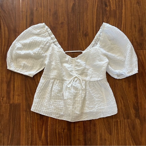Tilly’s Full Tilt White Crinkle Cinch Puff Sleeve Open Back Top size XS - Picture 7 of 10